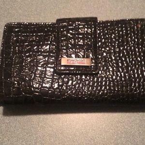 Alligator style clutch/wallet